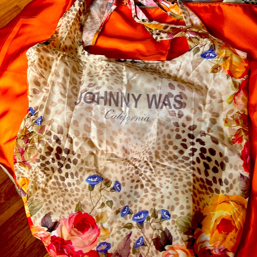 Johnny Was Shopper